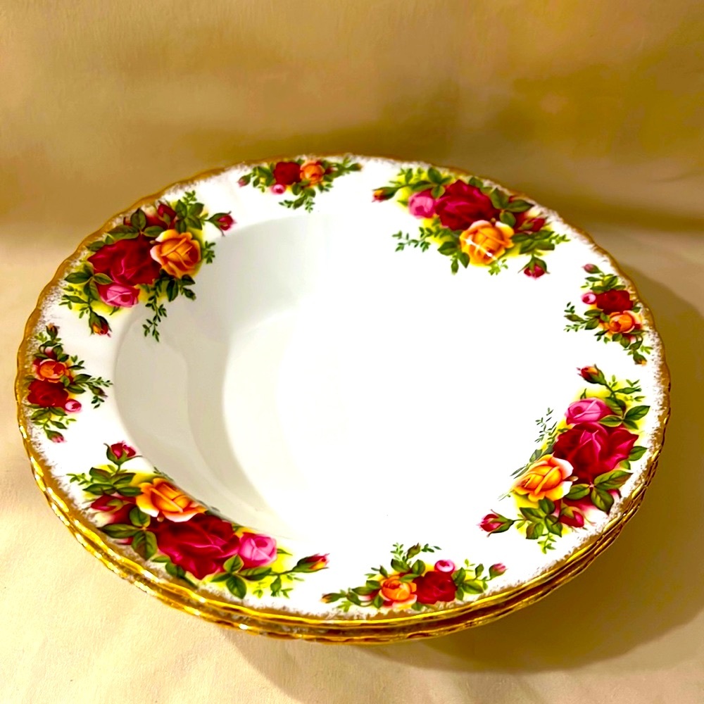 2 Royal Albert 8 inch rim soup bowl made in England from fine bone China - E1193